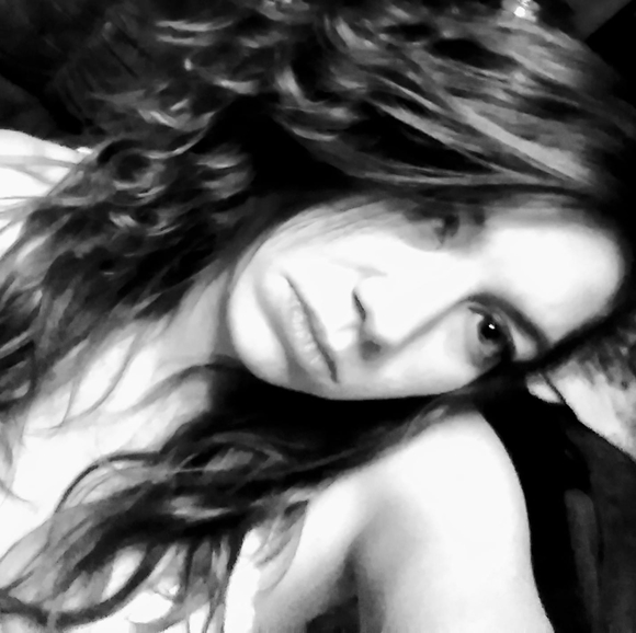 Meet your Posher, Stephanie - Picture 1 of 1